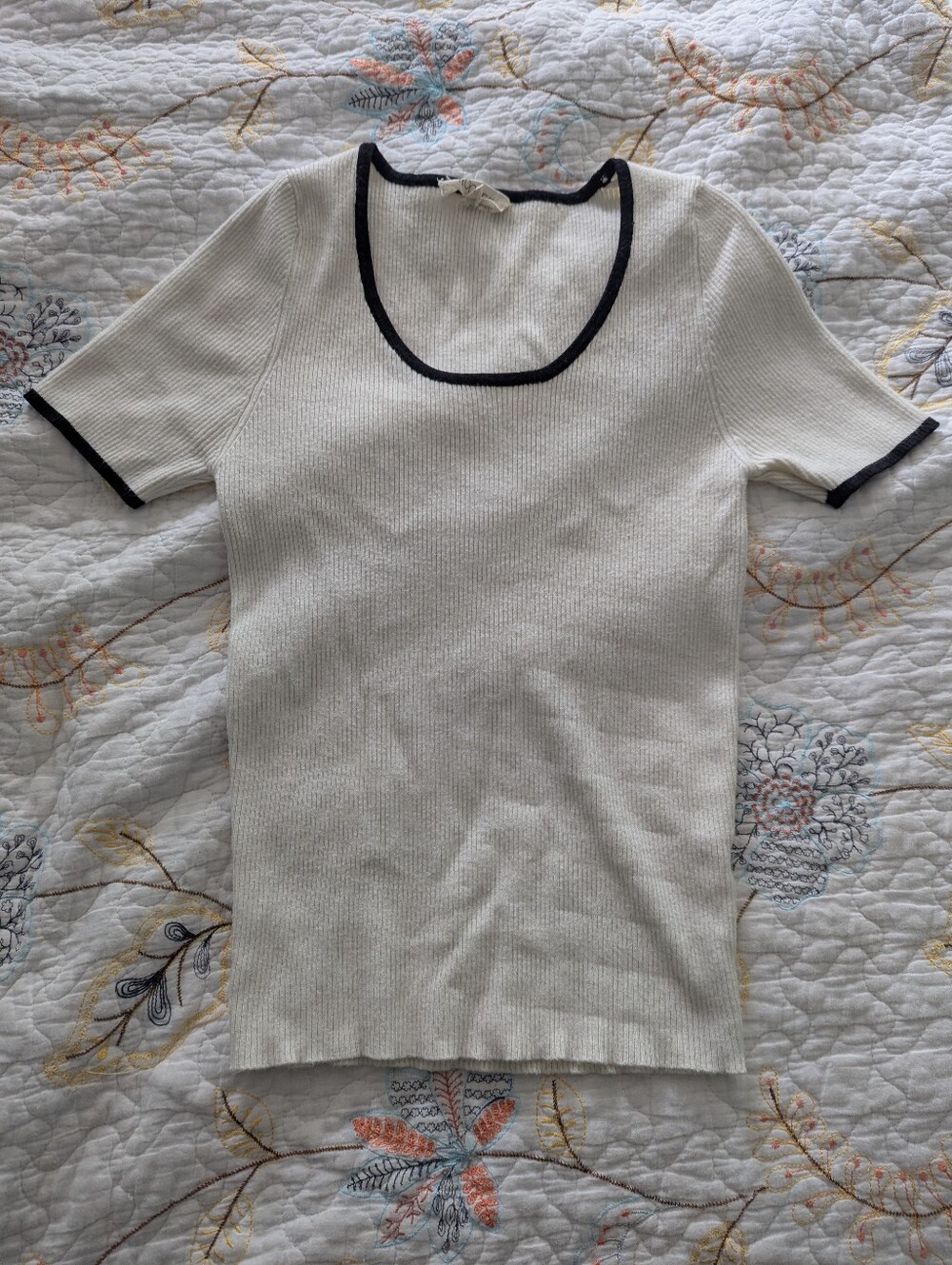 Roolee White & Black Knit/Sweater Tee